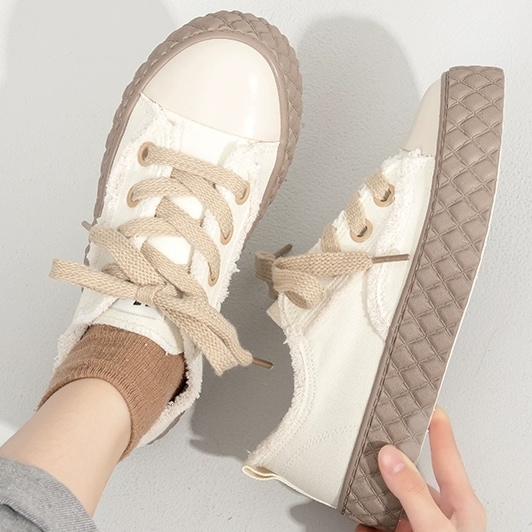 靴 くつ スニーカー レディーススニーカー 厚底スニーカー 厚底 フラット 痛くない 歩きやすい 履きやすい 走れる 疲れにくい 美脚 脚長 かわいい 大人可愛い きれいめ シンプル カジュアル