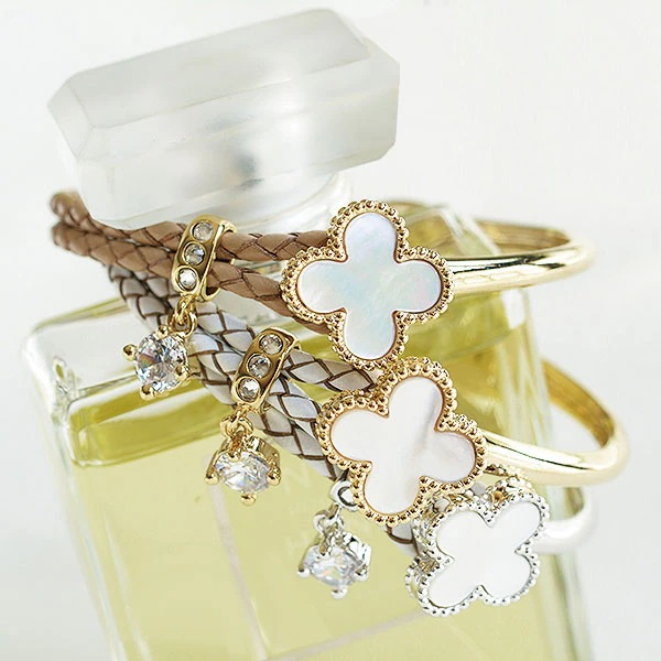 シェル クローバー レザー ブレスレット/本革/安心 上品 ブランド 金属アレルギー 結婚式 プレゼ