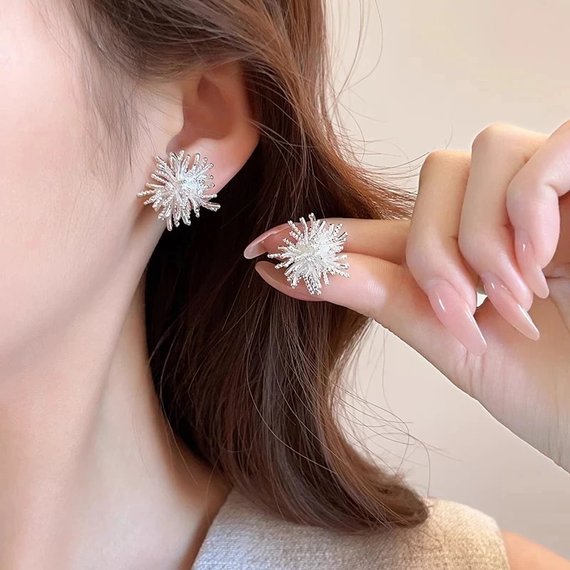 【20点セット】【急速出荷】人気のピアス 韓国ファッション 絶美タンポポ花火ピアスレディース高級感2025新作イヤリング 軟骨ピアス 個性 百掛け ピアス 金属アレルギー対応 ピアス つけっぱなし