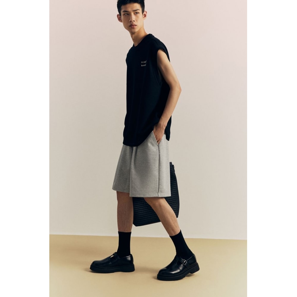 H&M ルーズフィットプリーツディテールスウェットショーツグレーメランジ