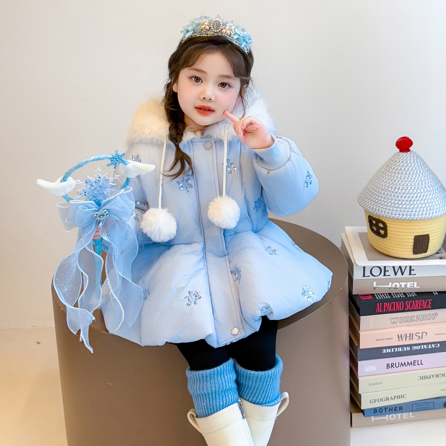 女の子ファッションエルサ綿入れ冬の新作綿入れ厚手綿入れ子供赤ちゃん大毛襟綿入れ子供用防寒コート