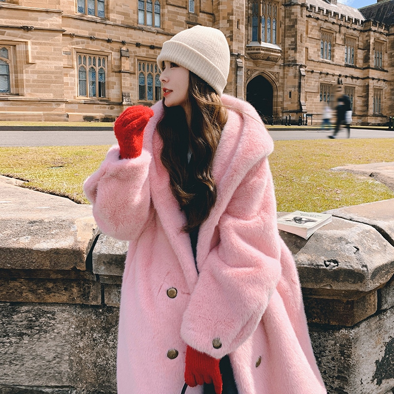 ミンクのベルベットのコートをまねる女性のロングタイプ2023新型今年は韓国系の優しい風が流行している