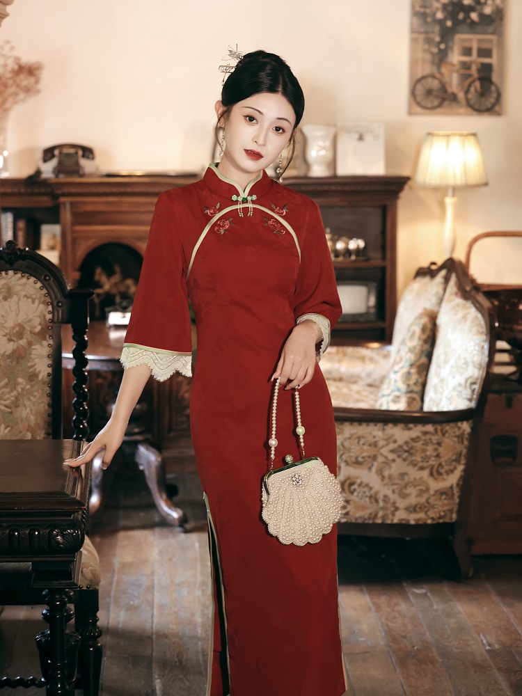 赤いチャイナドレス 2024 改良型ヤングスタイル婚約乾杯衣装ブライダルドレス秋冬長袖
