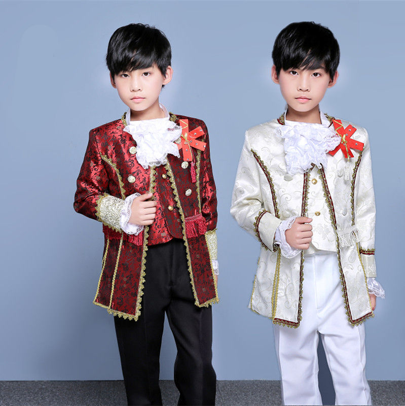 2色入荷　子供服　キッズフォーマル スーツ 燕尾服　発表会　ジャケットズボン蝶ネクタイベストの4点セット　ダンス　演出舞台　貴族服　宮廷服　衣装 ゴシック イギリス 豪華 パーティー コスチュー