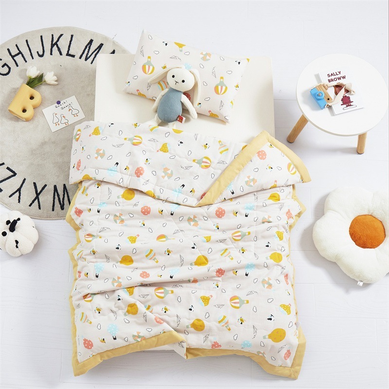ピュアコットンクラスa二重層糸の子供の夏のキルトオールコットンの子供キルト幼稚園コア家庭の赤ちゃん子供は抱擁されキルト