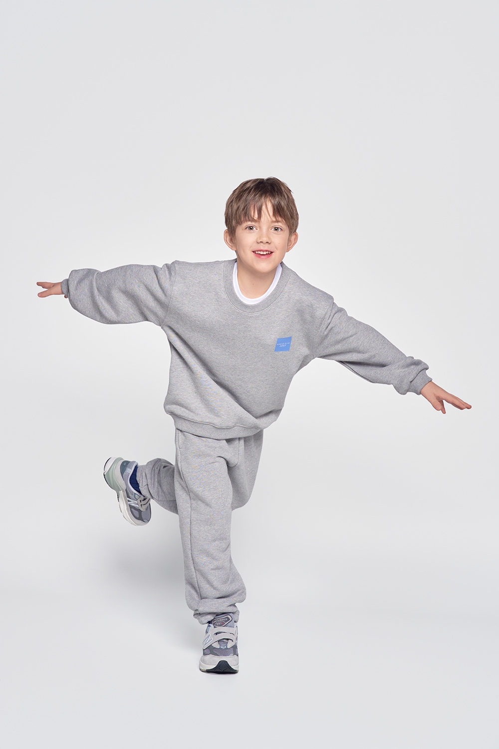 KIDS BOX BASIC LOGO SWEATSHIRT