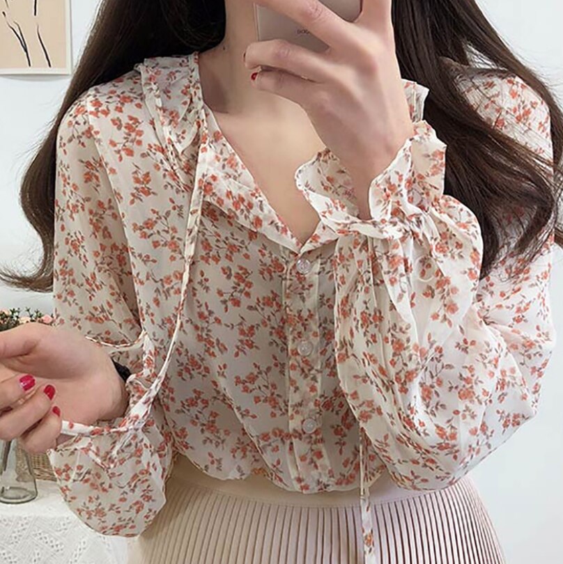 トップス デート かわいい 大人可愛い きれいめ シンプル カジュアル 大人 上品 おしゃれ お洒落 花柄ブラウス シフォン リボン Vネック ガーリー ブラック ベージュ XL 韓国 休日 お揃い 4,623円