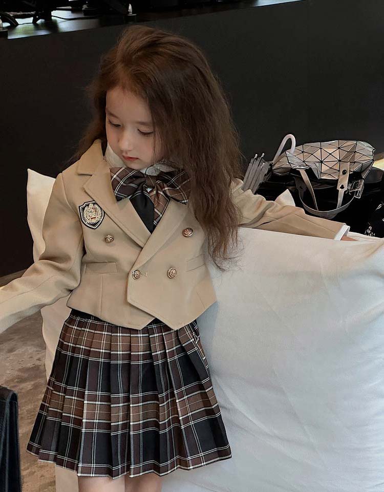 入学式 卒業式 スーツ 女の子 小学生 4点セット ジャケット ブラウス スカート リボン フォーマルスーツ 卒服 小学校卒業式スーツ ジュニアスーツ ベージュフォーマル 発表会 90 100 110