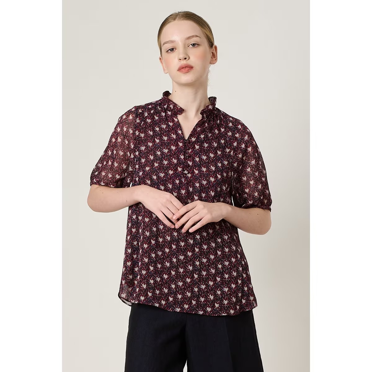 [韓国オフィスコーデ きれいめ] ボリュームスリーブプリントブラウス