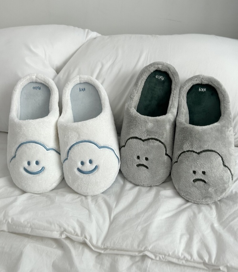 [Skyfolio] 白い雲/食べ雲スリッパ（ルームシューズ）
