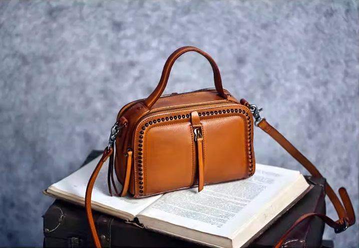 オリジナル復古手擦色本革多隔層大容量ハンドバッグ女性式カジュアル通勤斜め掛け女性バッグ