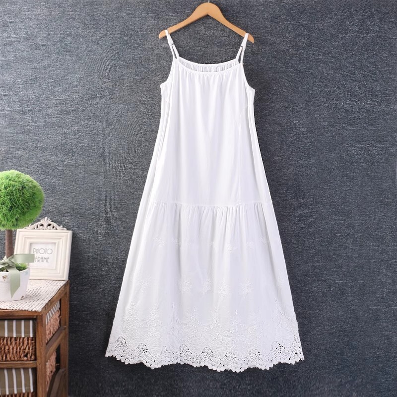 ワンピース ロングワンピース キャミソールワンピース 刺繡 ロング丈 かわいい 大人可愛い きれいめ シンプル 上品 おしゃれ カジュアル こなれ感 個性的 主役級 ラフ ルーズ 存在感 抜け感 春