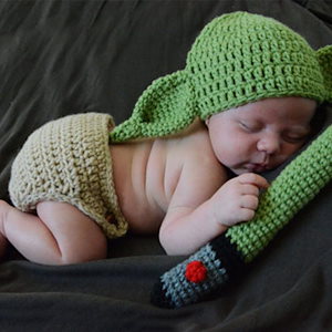 ベビーヨーダコスチューム - 新生児写真小道具 - かぎ針編みの衣装 - 帽子とおむつカバー - 誕生日プレゼント - 漫画の服