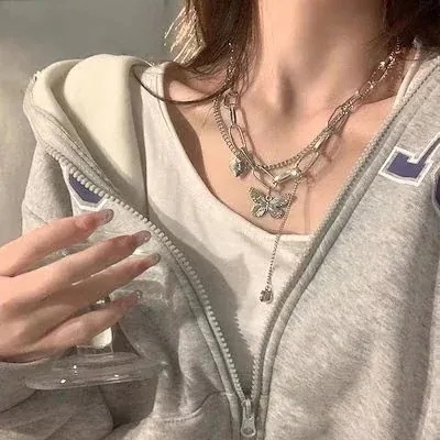ネックレス 美しい首元ネックレスネックレス短めが可愛いチョーカーネックレス美しい首元ネックレス ラブバタフライチェーンネックレスアクセサリ 4,746円