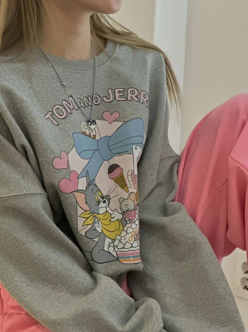 リボンガーリートムとジェリークロップドスウェットトップス/韓国スウェット/リボンスウェット/クロップドトップス/クロップドスウェット/韓国ファッション 8,030円