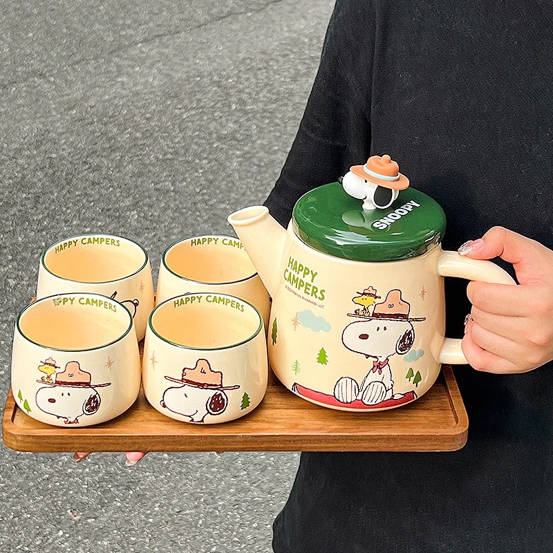 ティーセット ギフトボックス クレヨンしんちゃん コーヒーポット ポット1つとカップ4つ ギフト カップセット スヌーピー かわいい トレイ付き