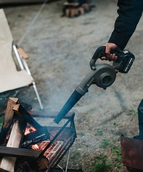 フィールドブロワ　小型 掃除機 火おこし マキタ