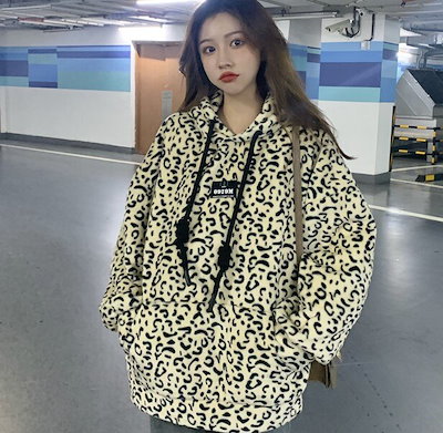 【正規品】d.i.a. レオパード柄　フード付きクロップドパーカー DAIYA（ゴルフ用品、日用品） パーカー ジップアップショート