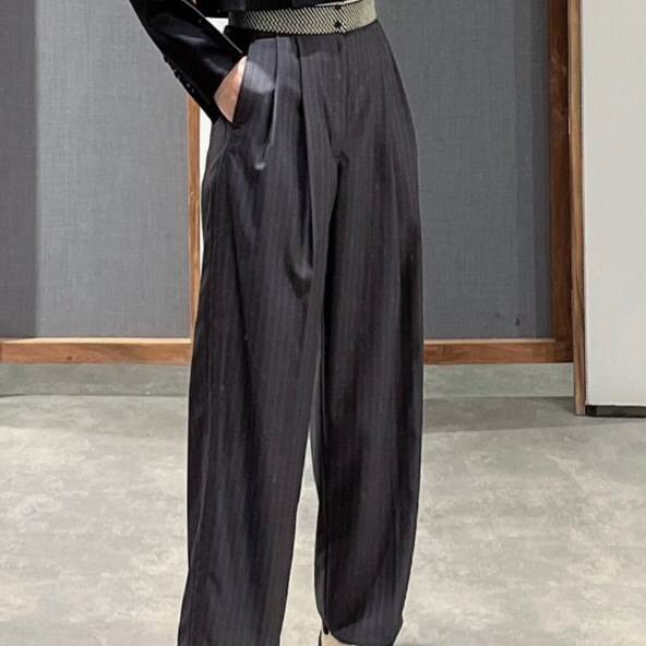 ボトムス ズボン パンツ ストレートパンツ カジュアルパンツ ウエストマーク バックポケット かわいい 大人可愛い きれいめ シンプル カジュアル 大人 上品 おしゃれ かっこいい こなれ感 ラフ メ