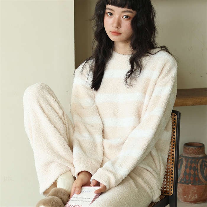 【急速出荷!】パジャマ レディース シープボア 冬 あったか 暖かい ウェア 上下セット 2セット 部屋着 ナイトウエア 寝巻 ボーダー クルーネック シープ調 女性 厚手 もこもこ ふんわ ふわぬく