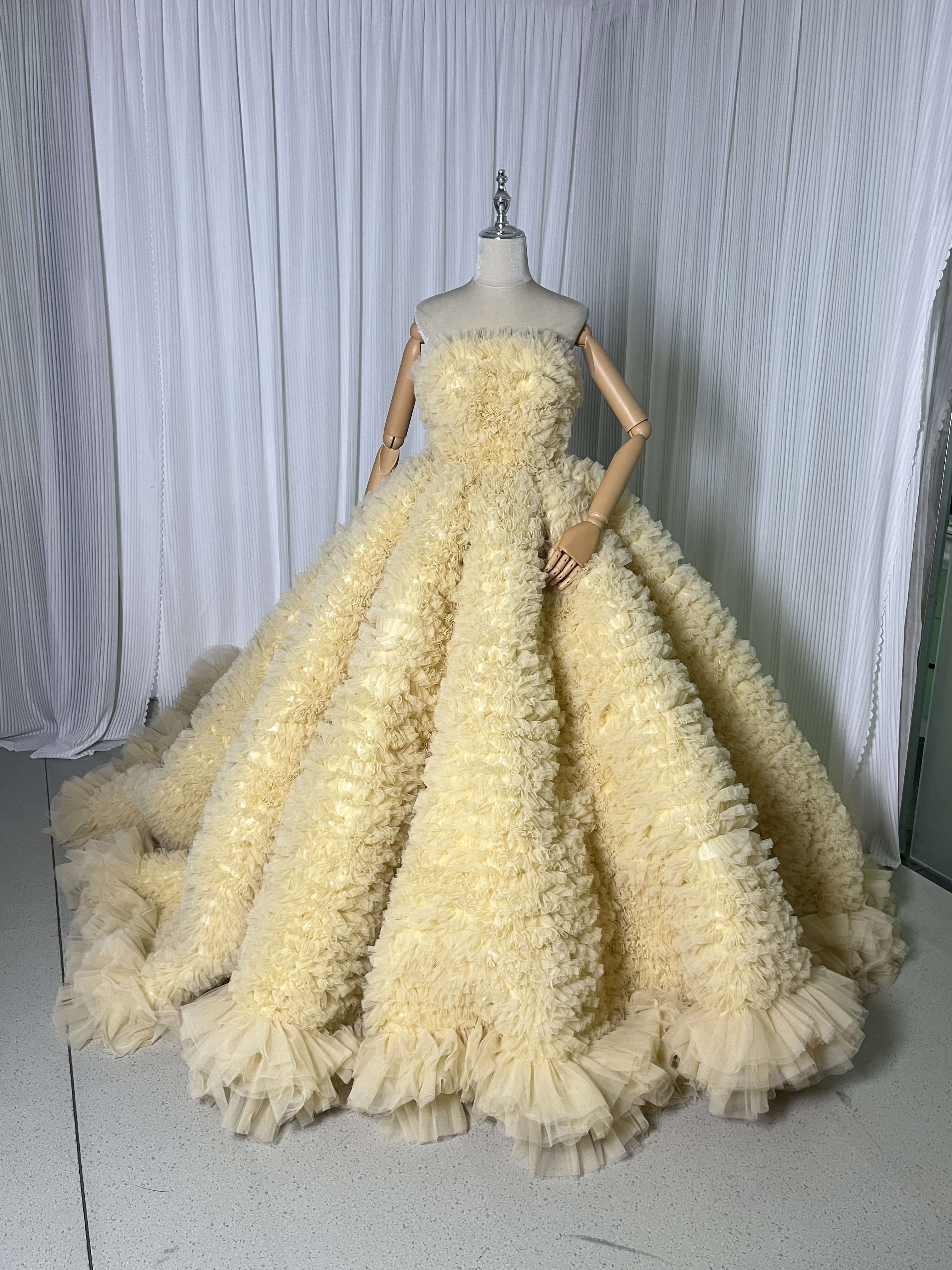 カラードレス イエロー ベアトップ ファスナー リボントレーン プリンセスライン ラッフルフリル もこもこドレス