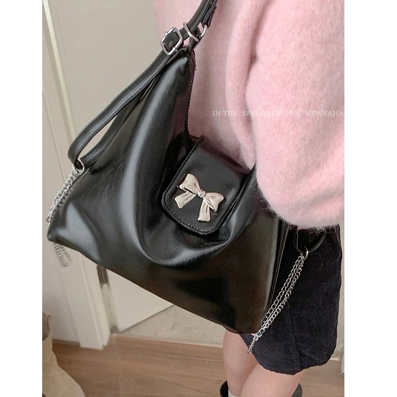 大人気！ 2025春夏 今っぽい 大容量 ショルダーバッグ ファッション バックパック リュック 機能性MAX 学生 通学 カジュアル リュック デイパック