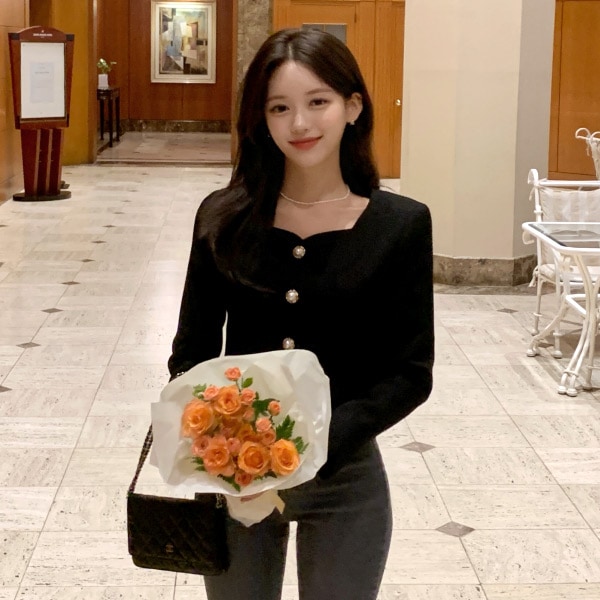 （高級感／パールボタン／フォーマルシーンにぴったり）モエンヌ ハートネック パールボタン ツイード クロップドジャケット jk2262