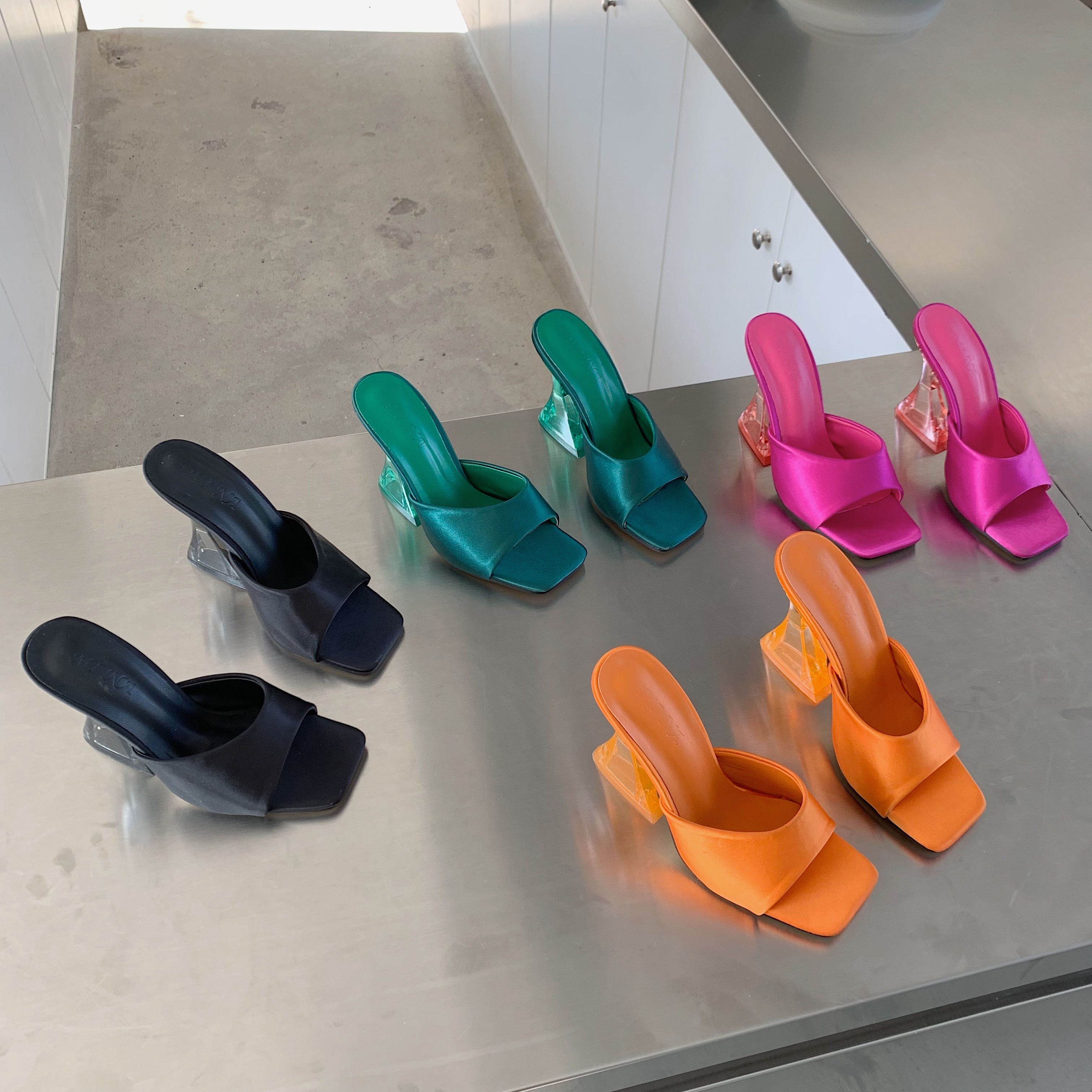 サンダル ミュール シューズ 靴 チャンキーヒール 太ヒール クリアヒール ハイヒール スクエアトゥ レディース 歩きやすい 疲れにくい 美脚 脚長 スタイルアップ カジュアル シンプル