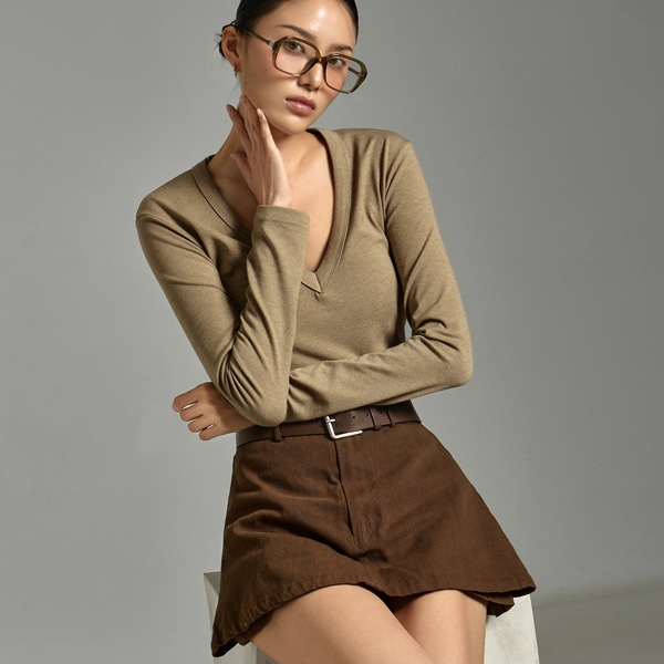 E3955 Vネック スリム トップ