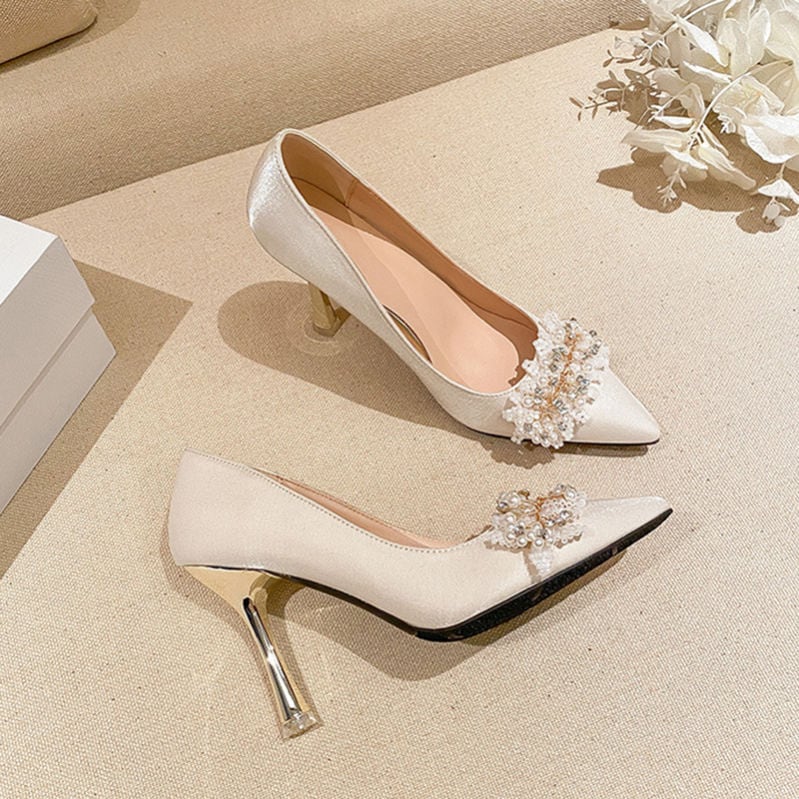 1000円OFFクーポン パンプス 痛くない 歩きやすい サテン ラインストーン 脱げない ピンヒール ポインテッドトゥ ハイヒール レディース ベーシック ウェディングシューズ オフィス 歩きやすい