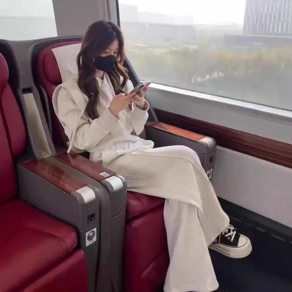 女性用フード付きスウェットシャツ,エレガントなルーズフィットの錯覚フード付きスウェットシャツ,ファッショナブルなベルボトム,ハイエンドの感触,2ピースセット,秋 - 20000