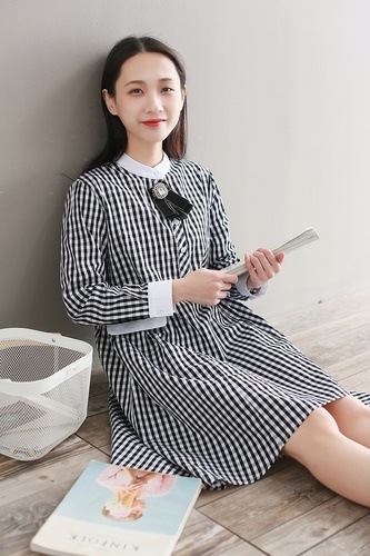 1122. チェック柄蝶ネクタイワンピース（ブラック） 100,000円