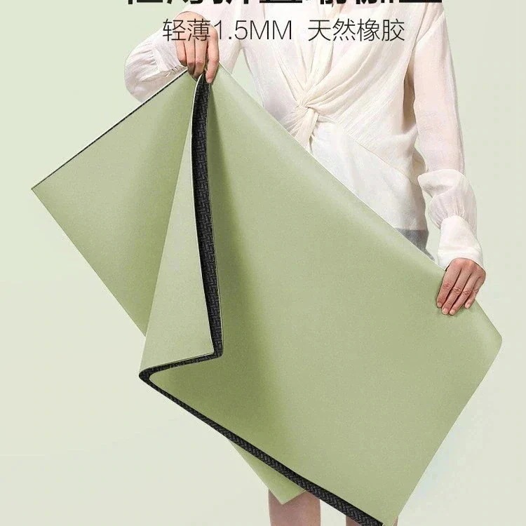 ヨガマット超薄型折りたたみポータブルフィットネスマット天然ゴムユカマット滑り止めフロアマットつや消し薄手タオル