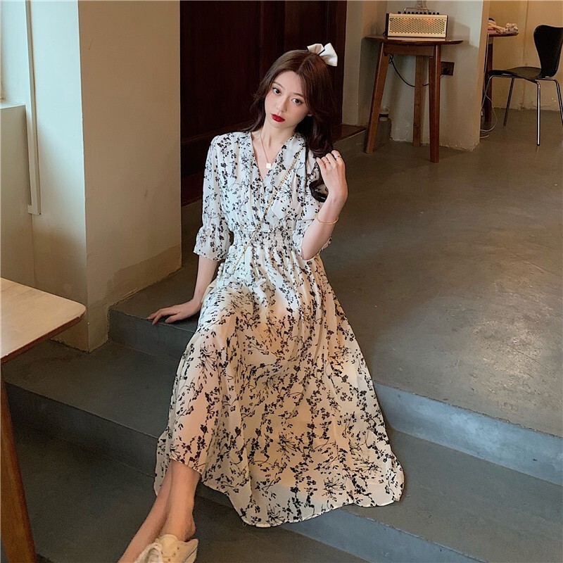 ワンピース ロング ロング丈 袖あり 5分袖 Vネック 大人可愛い きれいめ シンプル 大人 上品 おしゃれ キュート ガーリー エレガント 主役級 存在感 フラワー 春 夏 秋 10代 20代
