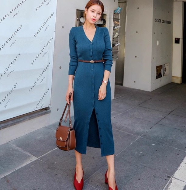 レディース ワンピース ニット ニットワンピ 前開き ミモレ 長袖 Vネック 襟なし タイト スリム 細身 Iライン フェミニン リブ 伸縮性 きれいめ シンプル カジュアル 上品 おしゃれ