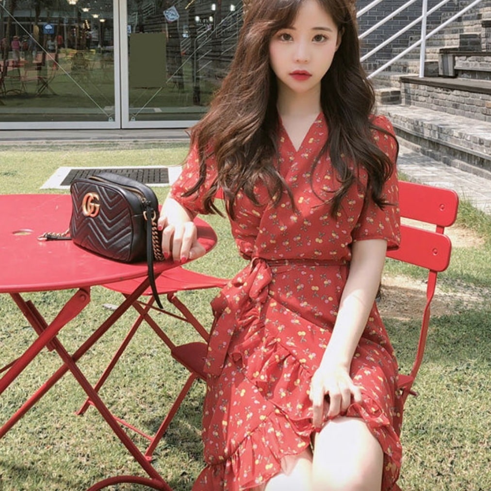 ワンピース フレア 膝丈 Vネック 半袖 セミフレア フリル リボン ベルト ウエストマーク かわいい 大人可愛い きれいめ ガーリー 花柄 春 夏 学生 デート お出かけ S XL オレンジ