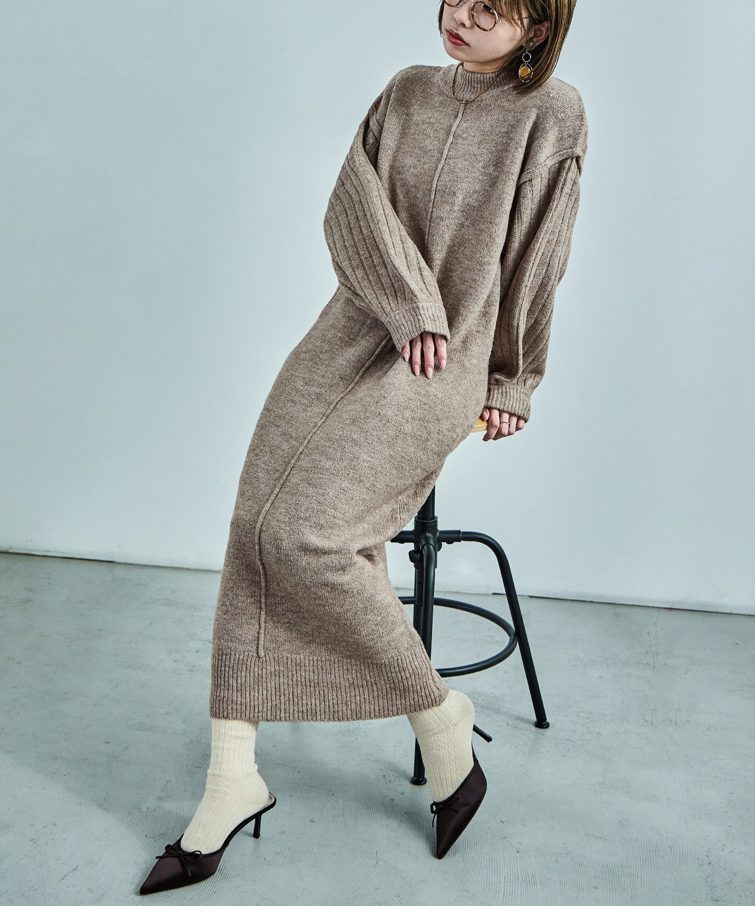 ハイネック センターライン マキシ丈ニットワンピース ボリューム袖 ハイネック セーター ニット ゆったり 長袖 シンプル プルオーバー 無地