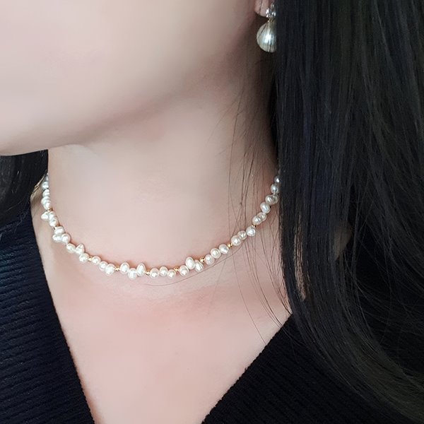 エリヤ淡水真珠のネックレス