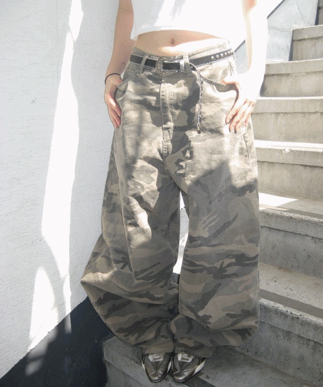 military mega wide pants