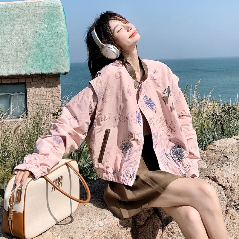 ニッチデザイングラフィティピンクベースボールジャケットジャケット2024秋モデルカジュアルスモール韓国ジャケットショート