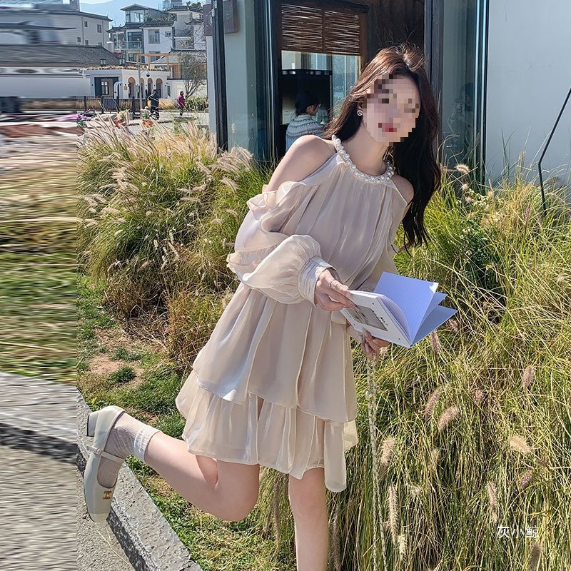 ピンクのスーパーホルターネック女性のためのオフショルダードレス2025年春休みスタイルプリンセススカートスカート