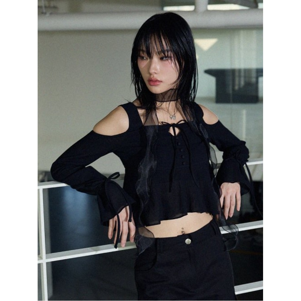 ITOV ソウルカットアウトブラウス BK