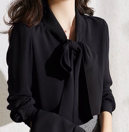 ボウタイブラウス トップス シャツ ブラウス 袖あり 長袖 Vネック ストレート リボン 大人可愛い きれいめ シンプル 大人 上品 お洒落 大人女子 こなれ感 エレガント モダン 存在感 フォーマル