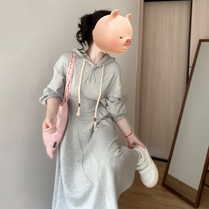 女性のためのグレーのフード付き長袖スウェットシャツドレス2024年秋冬ハイエンドルーズカジュアル気質ロングスカート