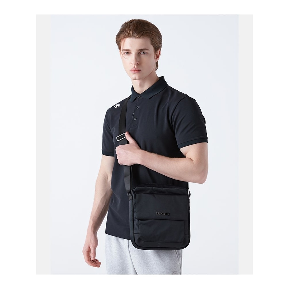 デサントミディアムハーディーボリュームクロスボディバッグ SQ123UBG1H PG3SQ123UBG1H