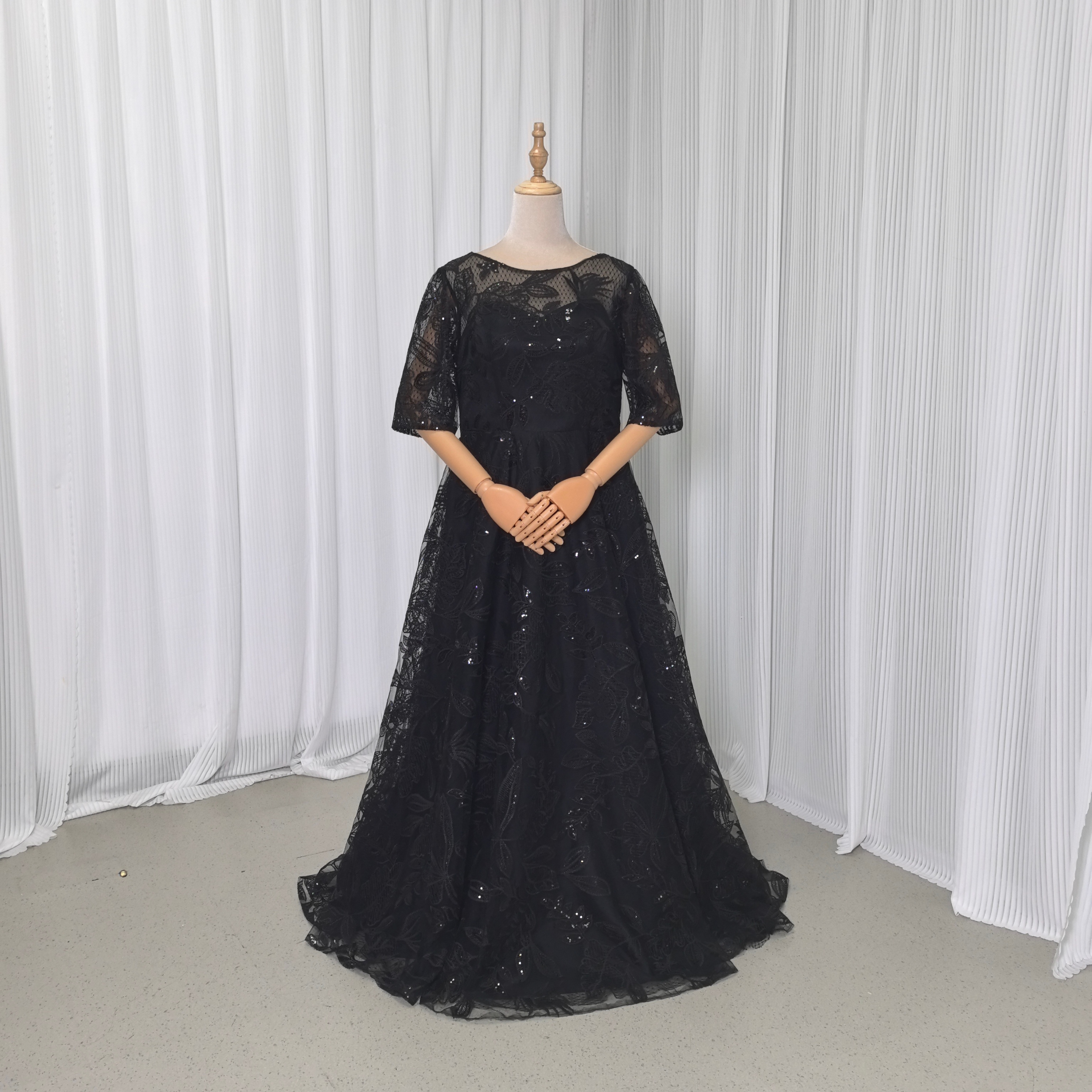 カラードレス ブラック クルーネック ファスナー 半袖 総レース トレーン 演奏会/音楽会/発表会など