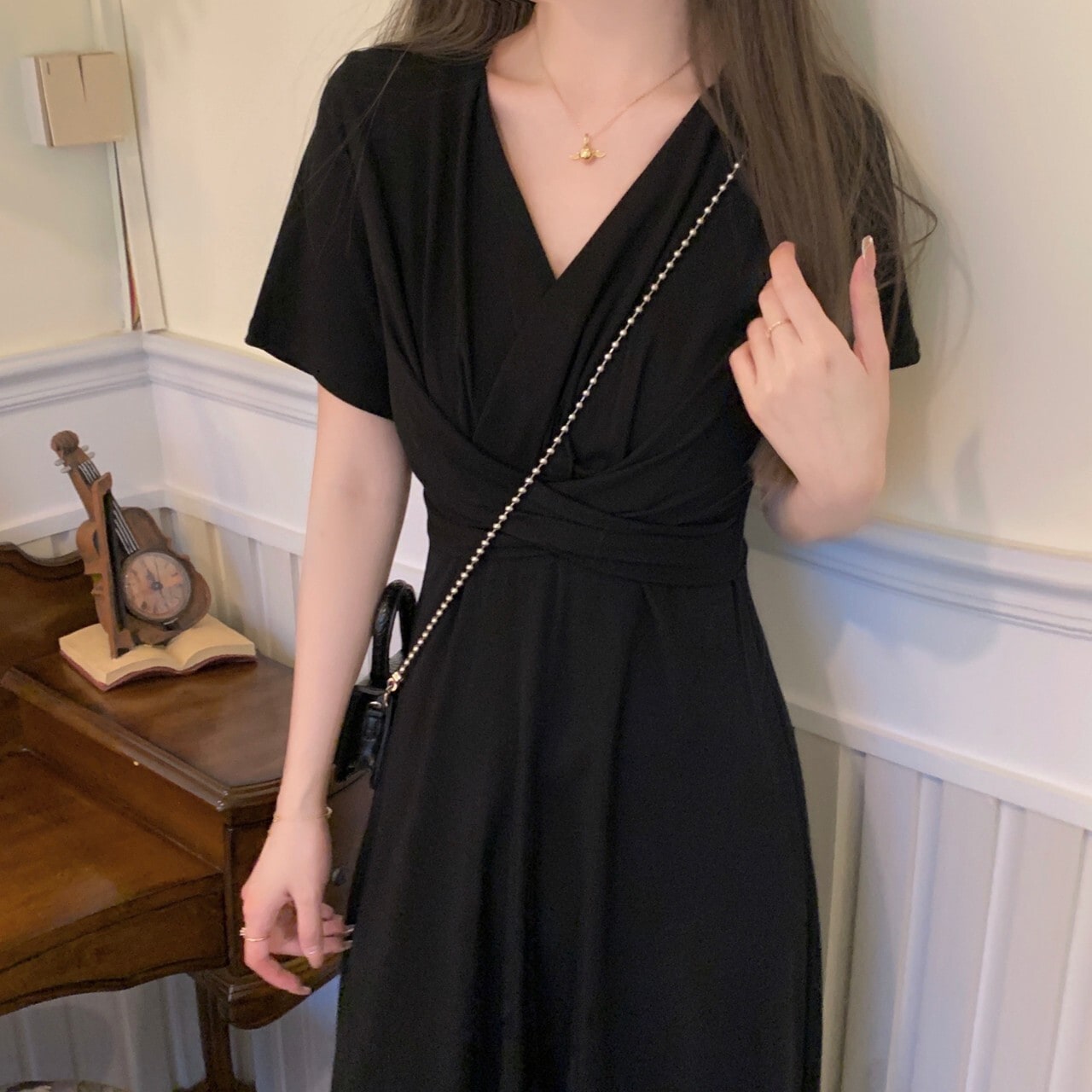 ワンピース ロング 袖あり 半袖 Vネック Aライン 大人可愛い きれいめ シンプル 大人 上品 おしゃれ レトロ ラフ クール モード系 エレガント 主役級 存在感 無地 春 夏 秋 10代 20代 6,273円