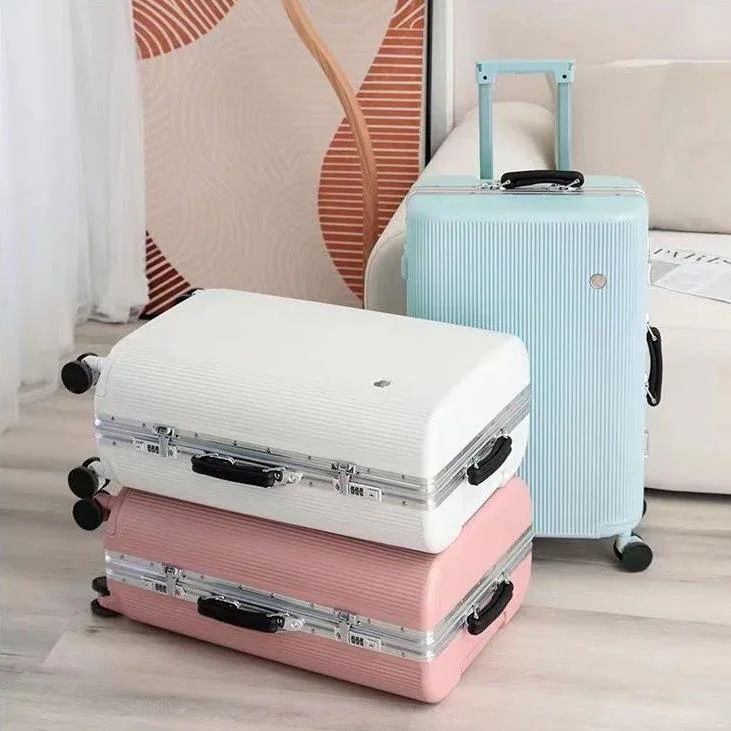 Mサイズ 軽量 旅行 男女同型 Lサイズ 修学 新作！ かわいい 容量拡張 キャリーケース 360回転キャス トランクケース スーツケース 軽量 PC材質 静か Sサイズ おしゃれ キャリーバッグ