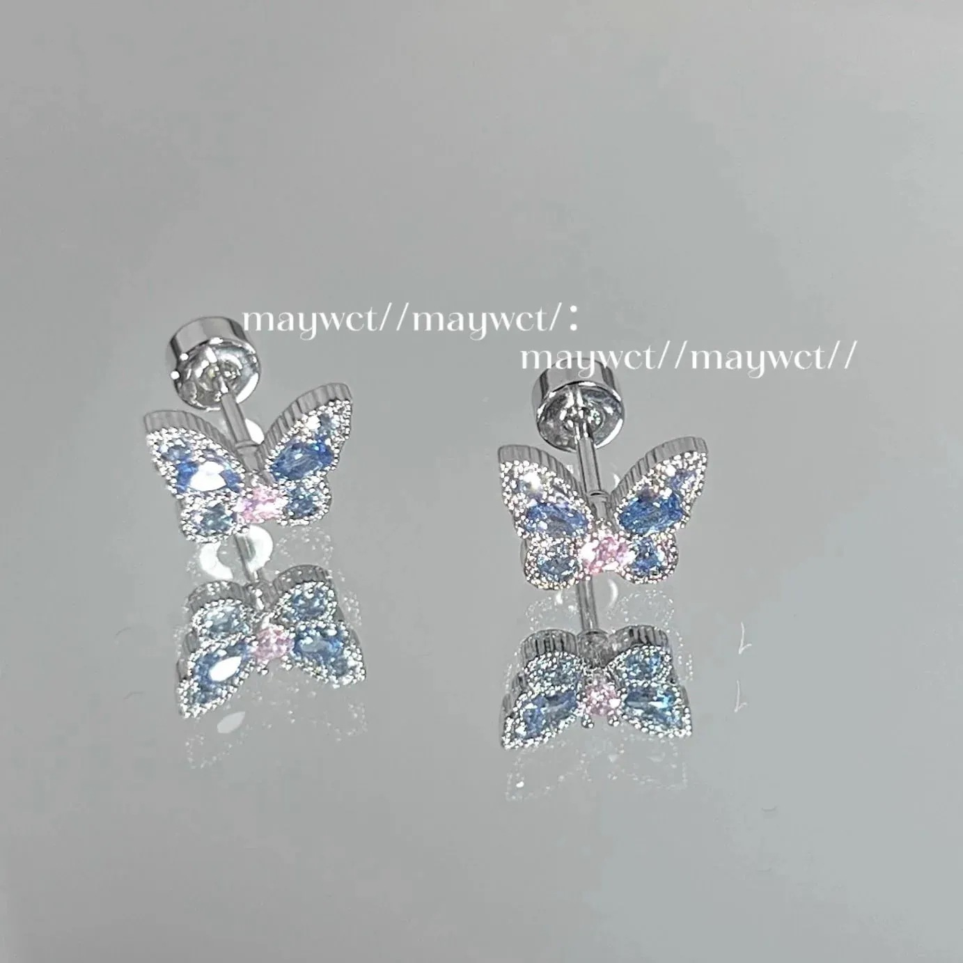 【メガ割 】美しい冷たい氷河ブルーピンクの輝く蝶のイヤリング超ホットイヤリングのファッショナブルなハイエンドイヤリング84