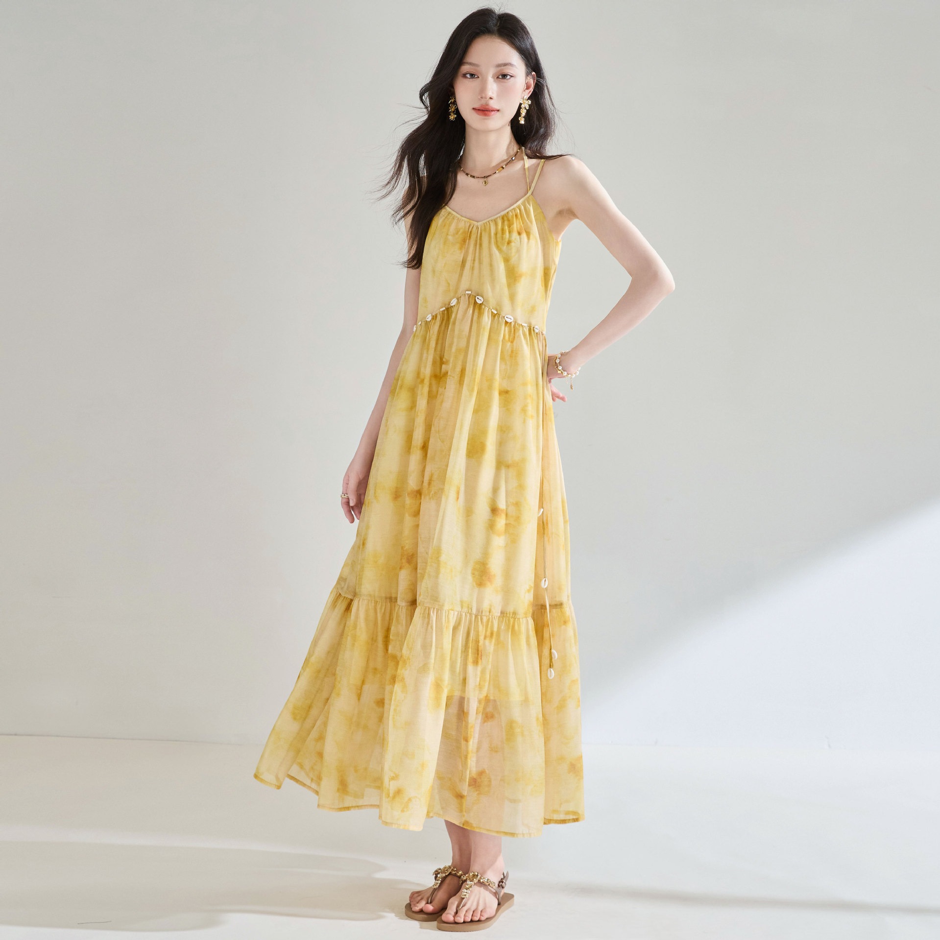 【送.料.無.料.急速発送】レトロぼかしイエローローズ小花首掛けキャミソールスカート海辺風ワンピース